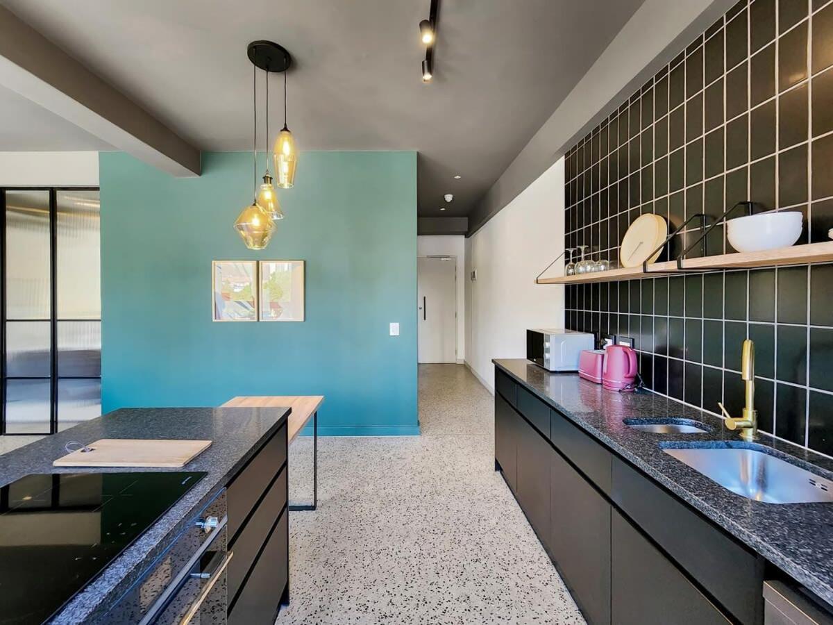 Central, Business Travellers Dream-wifi-pool Appartement