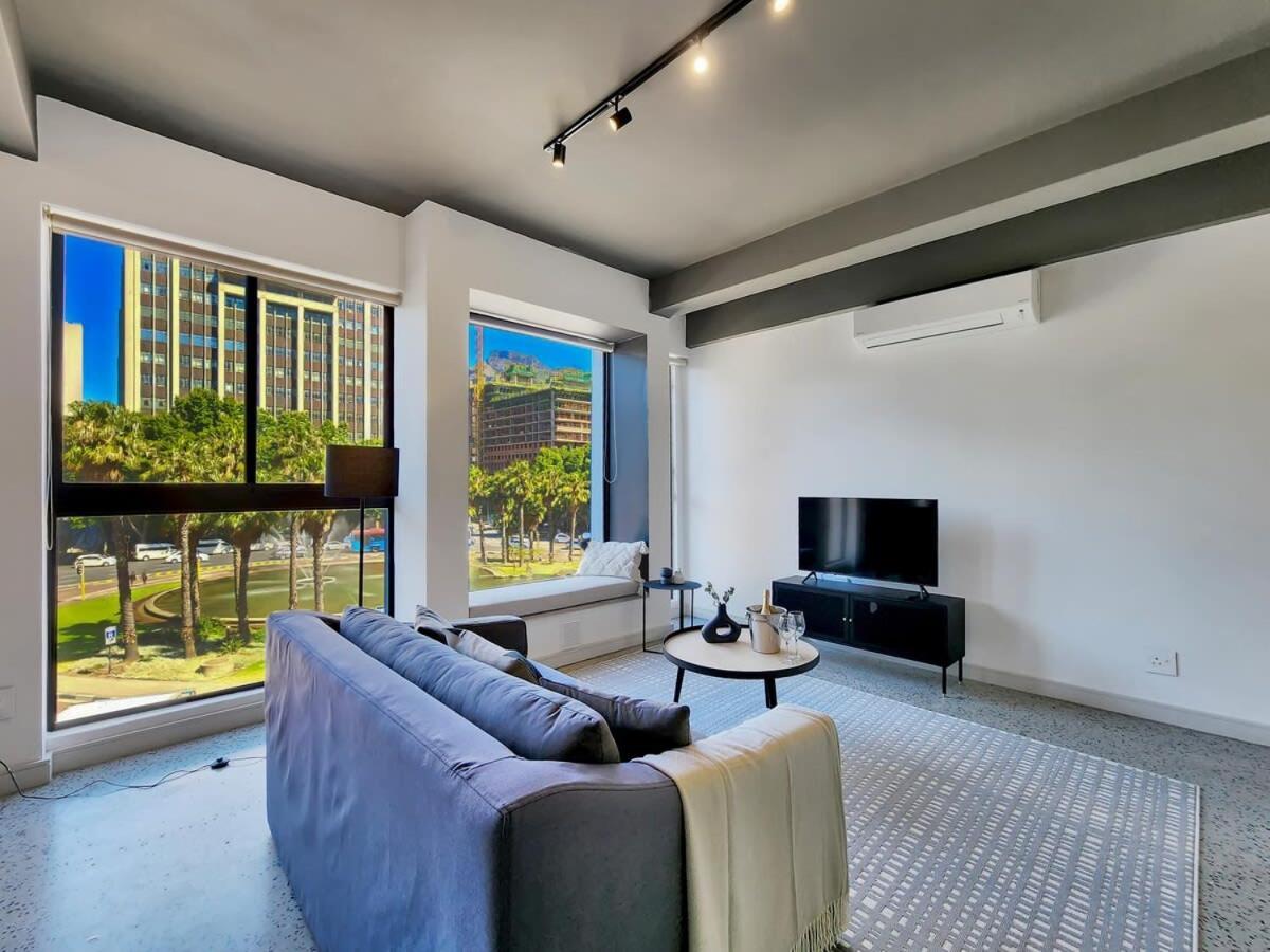 Central, Business Travellers Dream-wifi-pool Appartement *